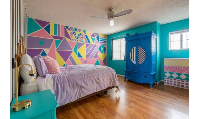 Sylmar Casa | Retro eclectic 3 bedroom townhouse- content heaven