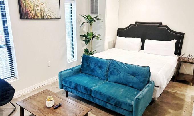 Downtown Des Moines Apartamento | Retro Elegant Studio (136)