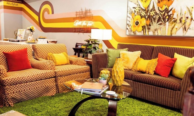 Downtown Baltimore Casa | Retro-inspired Content House in Patterson Park
