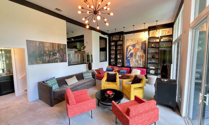 The Villages Casa | Retro Meets the Wild on the Buffalo Bayou, Take a Step Back to the 60's