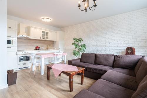 Sosnowiec Apartamento | Retro Milenium Park Apartment by BookingHost