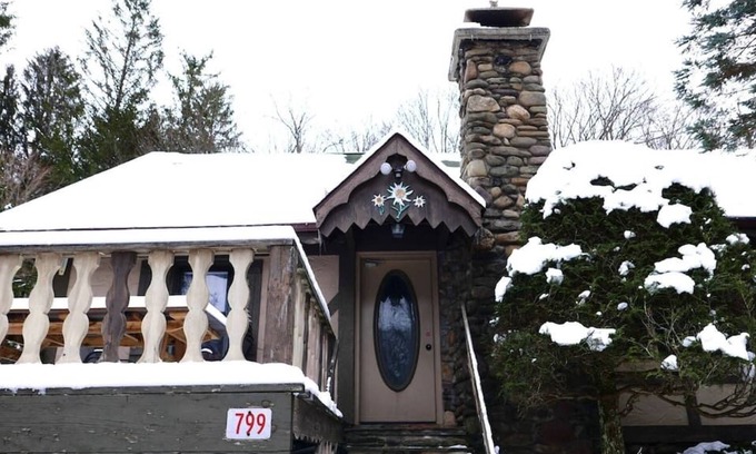 Oliverea Chalet De Esquí | Belleayre Mt. Chalet estilo bosque negro con chimenea
