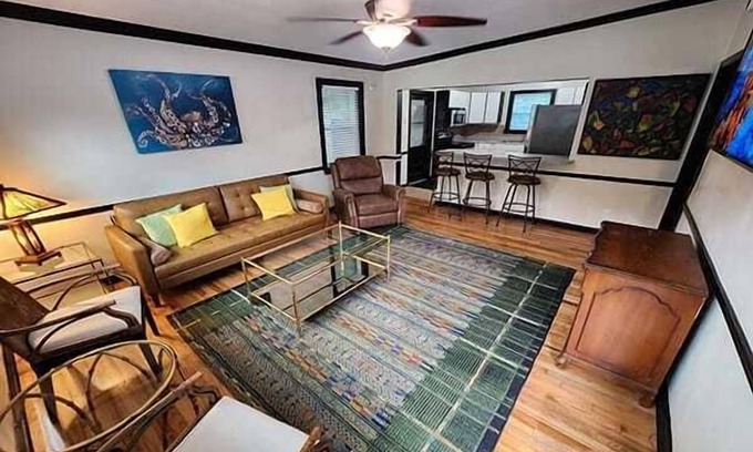 Tallahassee Casa | Retro Near Doak Campbell and FSU