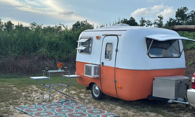 Fairhope Casa | Retro restored 1-bedroom caravan in Fairhope with AC