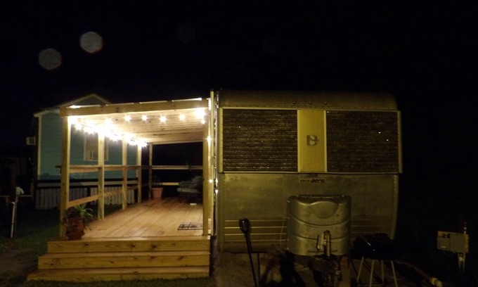 Rockport Casa | Retro Retreat. Swimming Pool, Hot Tub, High-speed Wifi, Pet friendly!