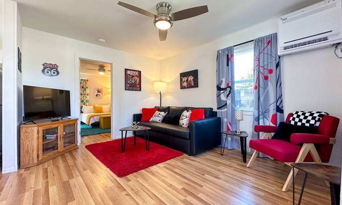 Coalinga Casa | Retro Rhythm Hideaway near Central Coalinga