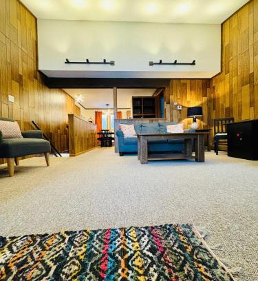 Bessemer Villa | Retro Ski-In Ski-Out Villa at Powderhorn Mountain