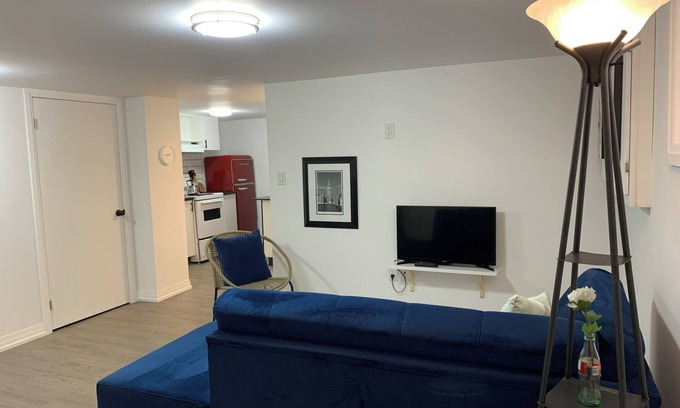 Merritton Apartamento | Retro Style 1 Bedroom Apartment. Perfect Short/Extended Vacation/ Work Contract