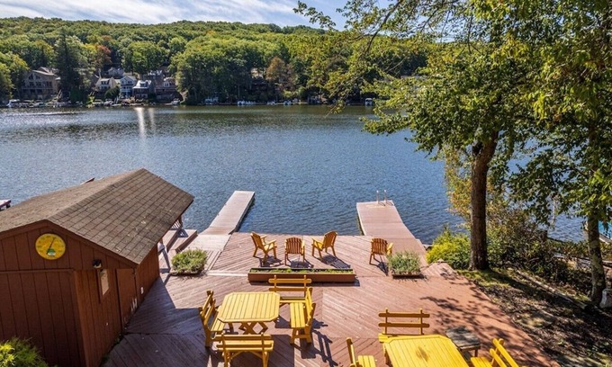 Lake Harmony Casa | Reunions, Retreats, Lakefront, 3 Houses, Game Rooms, 2 Pool Tables, 3 Hot Tubs