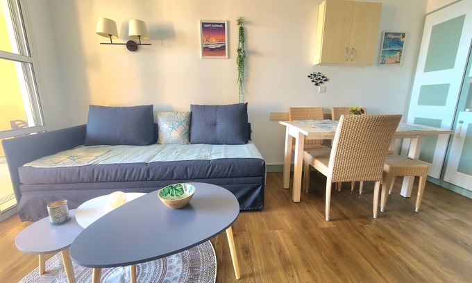 Cap Esterel Apartamento | Rev'Azur Vue mer, Clim,lave linge, frigo+congélateur, Fibre, Centre Village (C2)