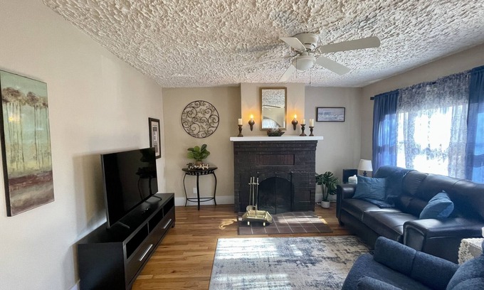 Pueblo Casa | Revitalize at Sapphire House in this beautiful 1 bedroom duplex.