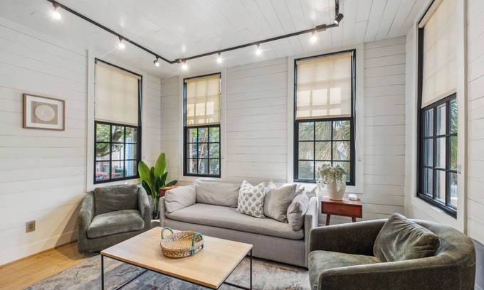 Cannonborough Elliotborough Casa | Revitalized Historical Southern Residence