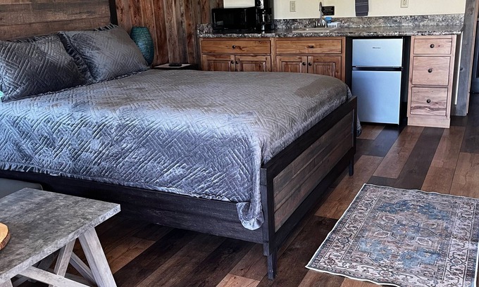 Gardiner Cabina | Rhodopa Lodge at Yellowstone rooms