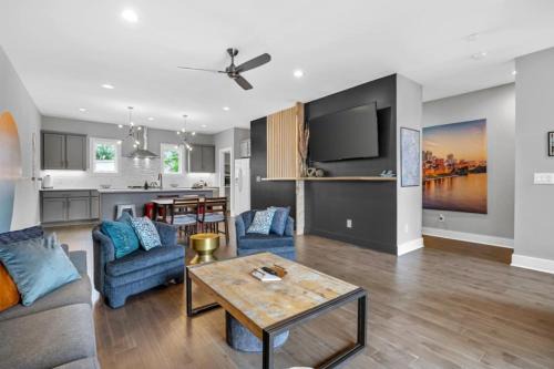 Katie Hill Neighborhood Casa | Rhythm and View - Broadway Groups Secure Garage
