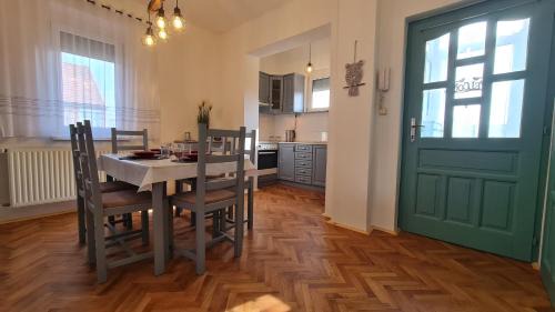 Mohacs Apartamento | RI-JÓ apartman