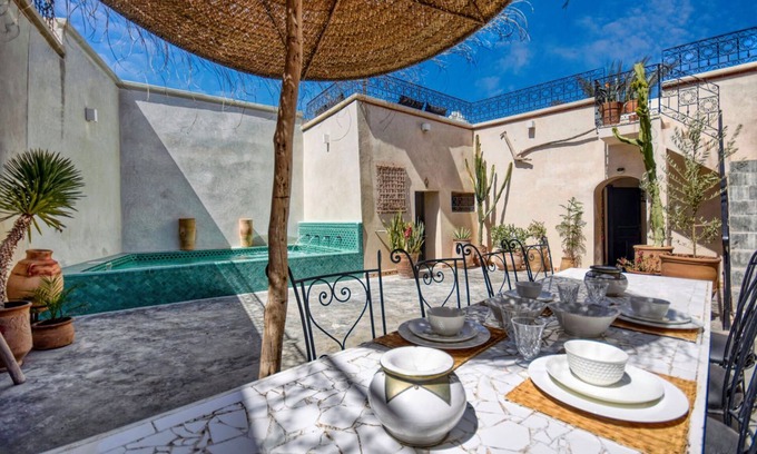 Tamrhakht Villa | Riad-Romántico-Mazia-Piscine-Baño para personas con movilidad reducida-Vista ...