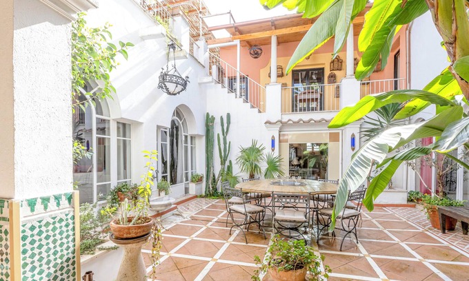 Trastevere Villa | Riad Riari