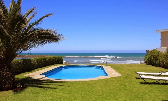 Skhirat-Temara Villa | Skhirat: Riad Sana : gran villa pies en el agua