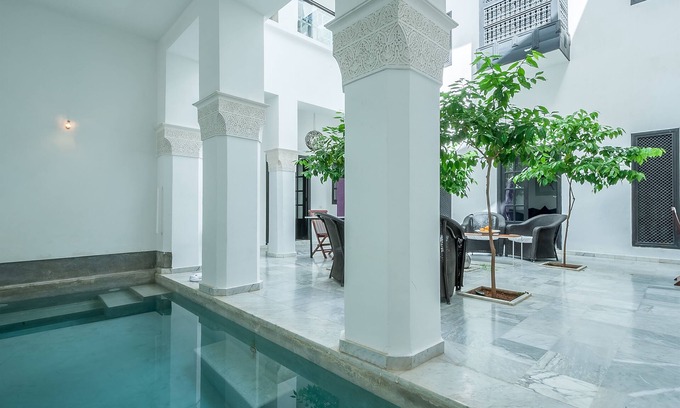 Bab Taghzout Casa | Riad Sapphire and Spa