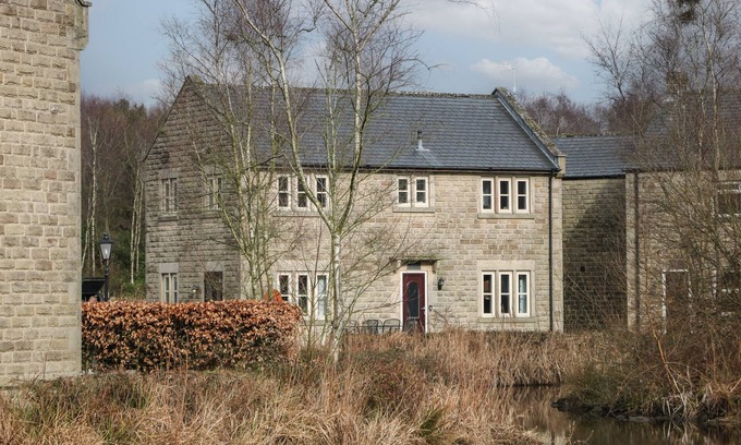 Beeley Cabaña | RIBER, family friendly, character holiday cottage in Two Dales