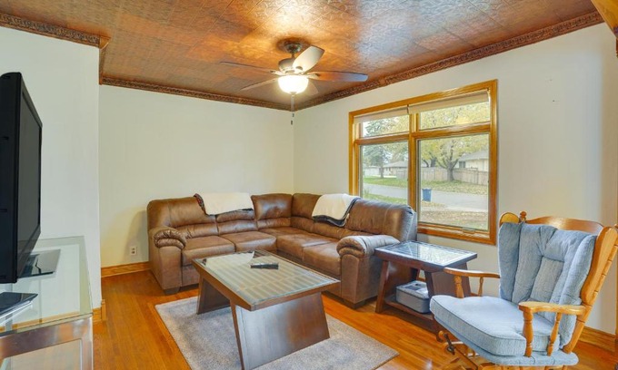 Richfield Casa | Richfield Home about 10 Mi to Central Minneapolis!