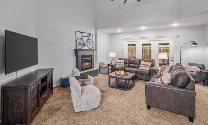 Bentonville Casa | Ride in and out access to the Coler Trails, 5 minutes from downtown Bentonville!