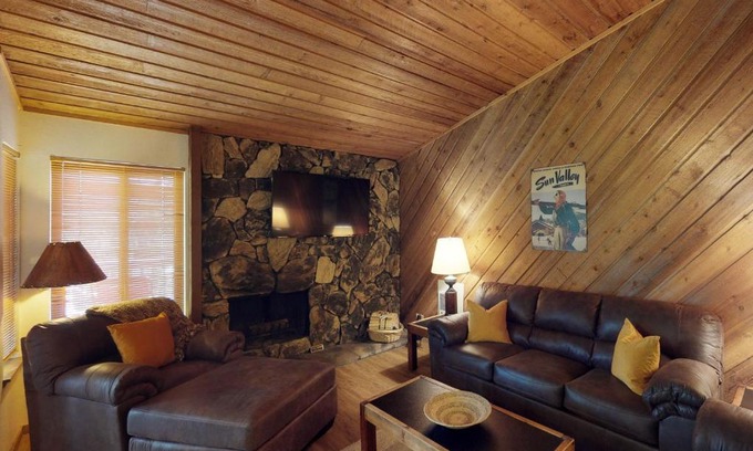 Elkhorn Village Apartamento | Ridge Hideaway