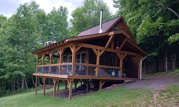 Bloomville Cabina | Ridge Rock Cabin