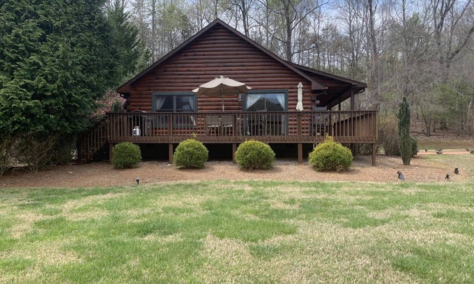 Rutherfordton Cabina | Ridge View Cabin "hogar lejos del hogar" 2. Los 7 millas de TIEC