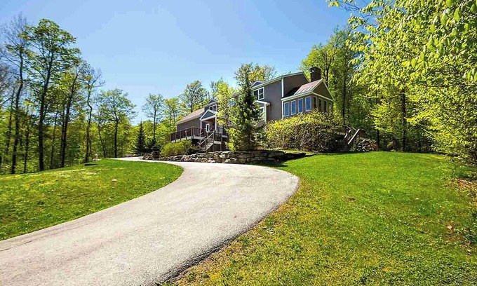 Stratton and Bromley Ski Areas Casa | RidgeHouse@SnowValley -Enjoy a great Vermont escape all 4 seasons-entire family!