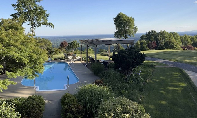 Taylorsville Cabaña | Ridgetop Oasis! Cottage/pool perched above valley. Stunning views, gardens, more