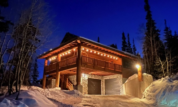 Brian Head Cabina | Ridgeview Retreat a Spectacular Log Gathering place in Brianhead .3 mi to lift