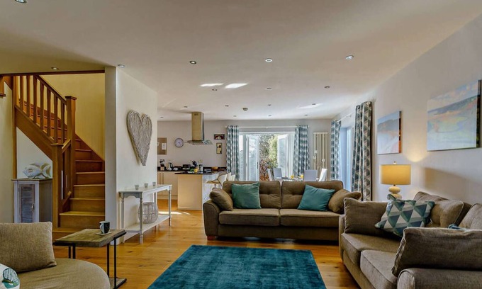 Bishopston Casa | Ridley Way in the beautiful Swansea