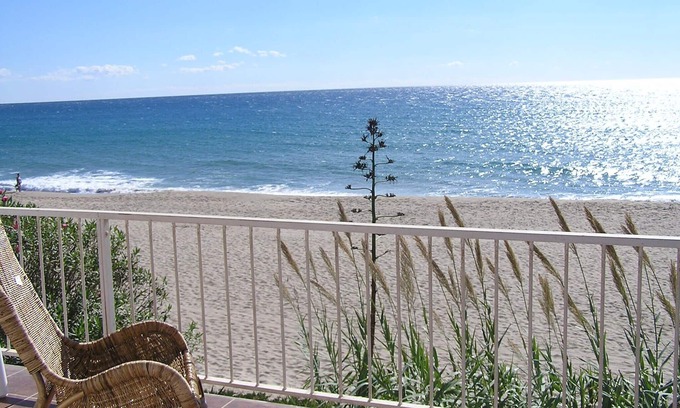 Roda de Bara Apartamento | Encima de la playa - MASIA DEL MAR - con los pies en la arena
