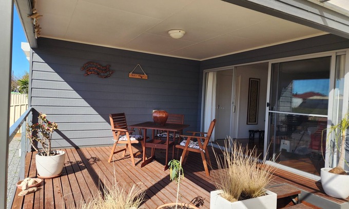 Wallaroo Casa | Rinky Dink's Retreat @ the gorgeous sea side town of Wallaroo, Copper Coast S.A