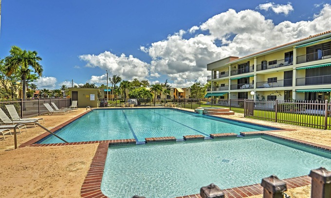 Zarzal Condominio | 2BR Rio Grande Condo w / Balcón y vistas al mar!