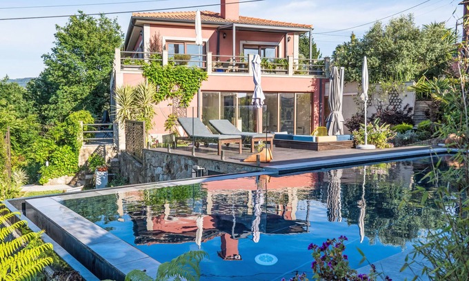 Ponte de Lima Casa | Rio Lima Retreat by Interhome