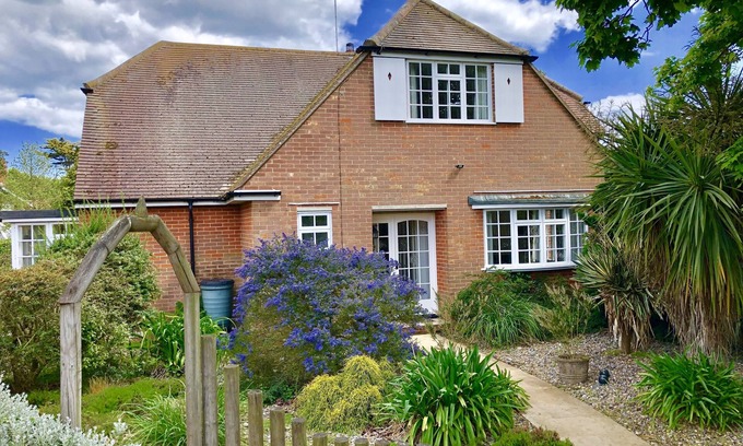Walberswick Cabaña | RIPPLEWAY, WALBERSWICK, pet friendly, with open fire in Walberswick