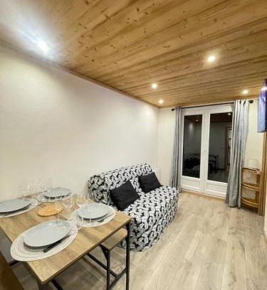 Risoul Apartamento | Risoul 1850 studio Résidence LesFlorins2 pour 4 pers avec accès direct sur les pistes