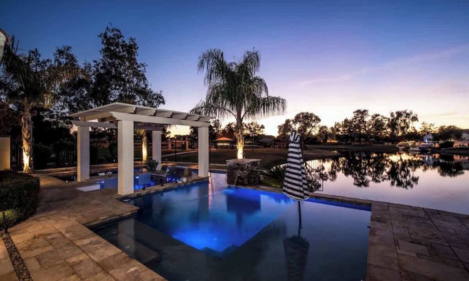 Ocotillo Casa | Heated Pool Included, Luxury 5 Bed 4 Bath Home, Gourmet kitchen