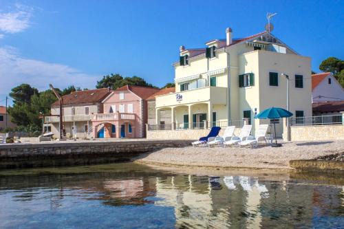 Krapanj Apartamento | Riva