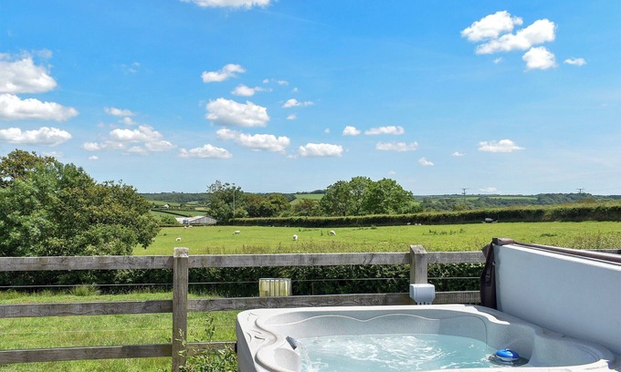 North Tamerton Cabaña | Rivendell Glamping Pod - UK11881