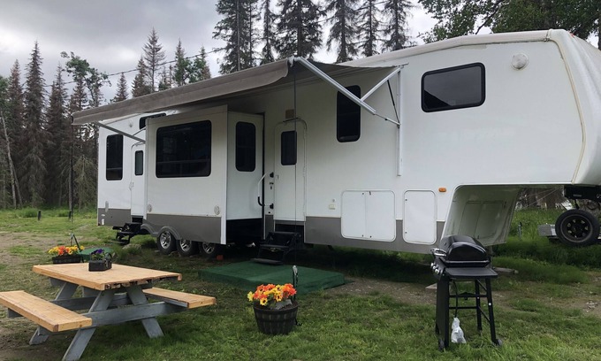 Kalifornsky Casa | River access! Clean & comfy 5th wheel, located near the famous Kenai River