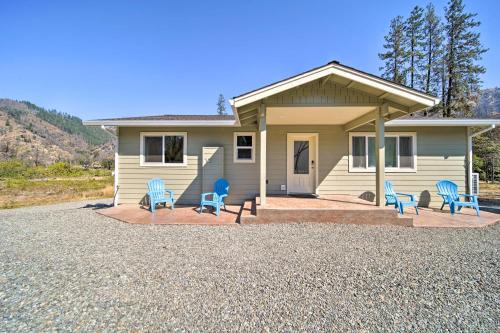 Junction City Casa | River Acres Retreat with Grill and River Access!