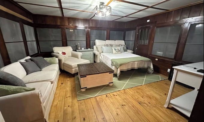 Tangipahoa Parish Cabina | River Bend