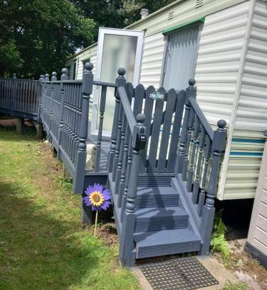 Llanfair Caereinion Chalet De Esquí | River Bliss in whelspool