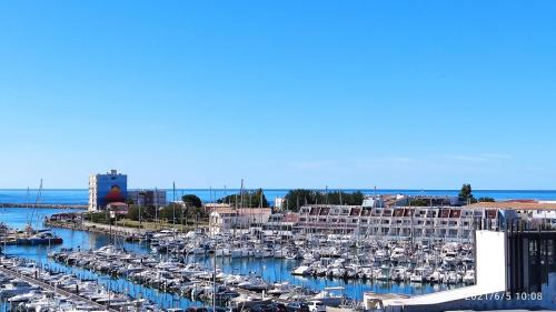 Carnon-Plage Apartamento | River City - Joli 2 pièces, étage élevé, vue sur port et mer, calme et proche des plages