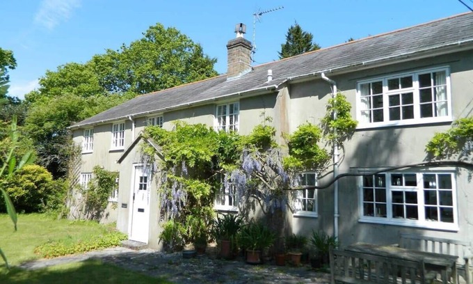 Holmebridge Casa | River Cottage a country retreat in wooded gardens