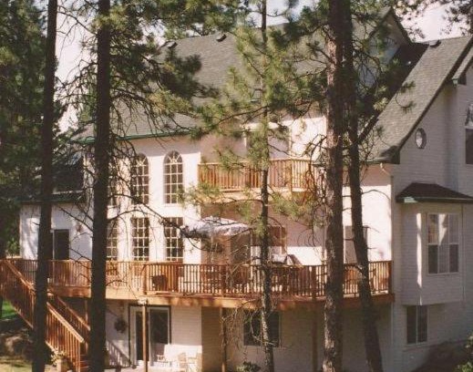 Post Falls Cama Y Desayuno | River Cove Elegant Waterfront Bed & Breakfast