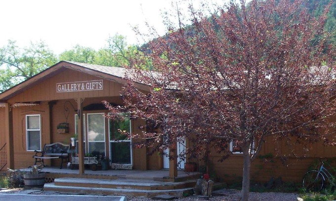 Hot Springs Casa | River Falls Lodging -Black Hills, South Dakota